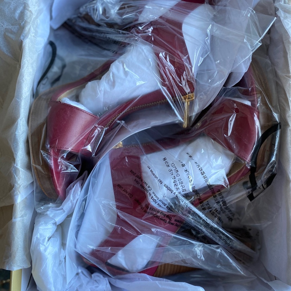 MICHAEL Michael Kors. T-strap Saddles Sz10 & 11 - Picture 3 of 8